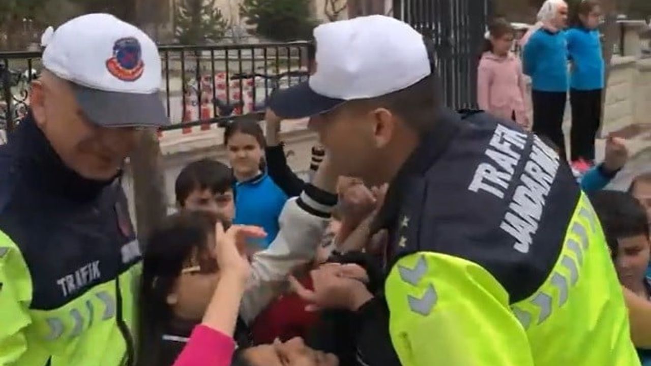 Erzincan'da 120 öğrenciye trafik farkındalık eğitimi