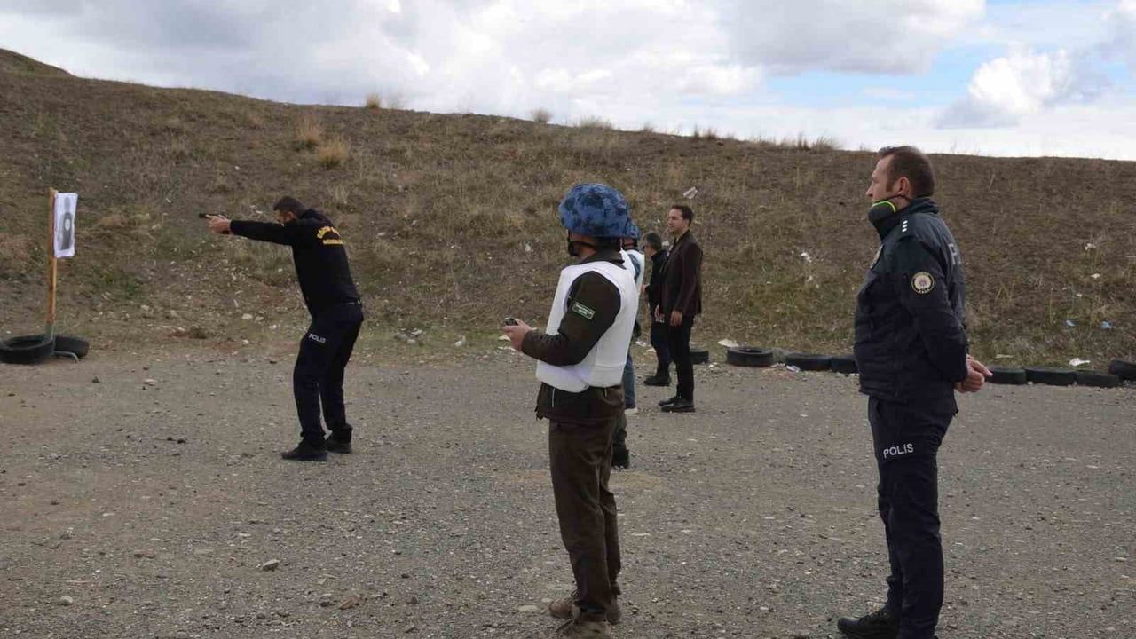 Erzincan’da orman personeline ‘Silah Kullanımı ve Bakımı’ uygulamalı eğitimi