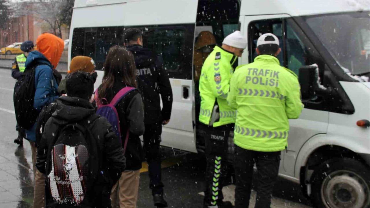 Erzincan'da servis ücretlerine zam: aylık 2.800 lira, çift sefer 2.500 lira
