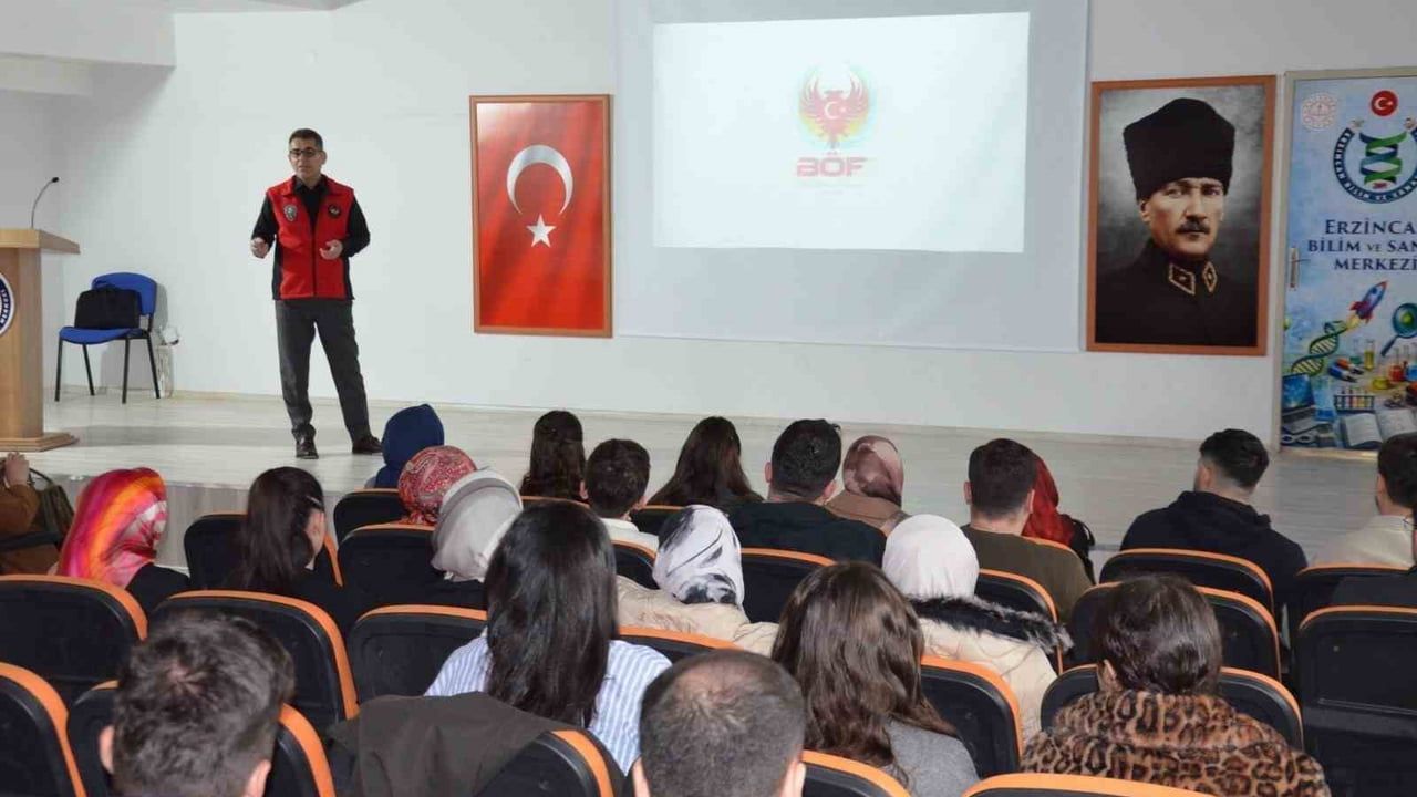 Erzincan'da yeni atanan öğretmenlere terörle mücadele semineri