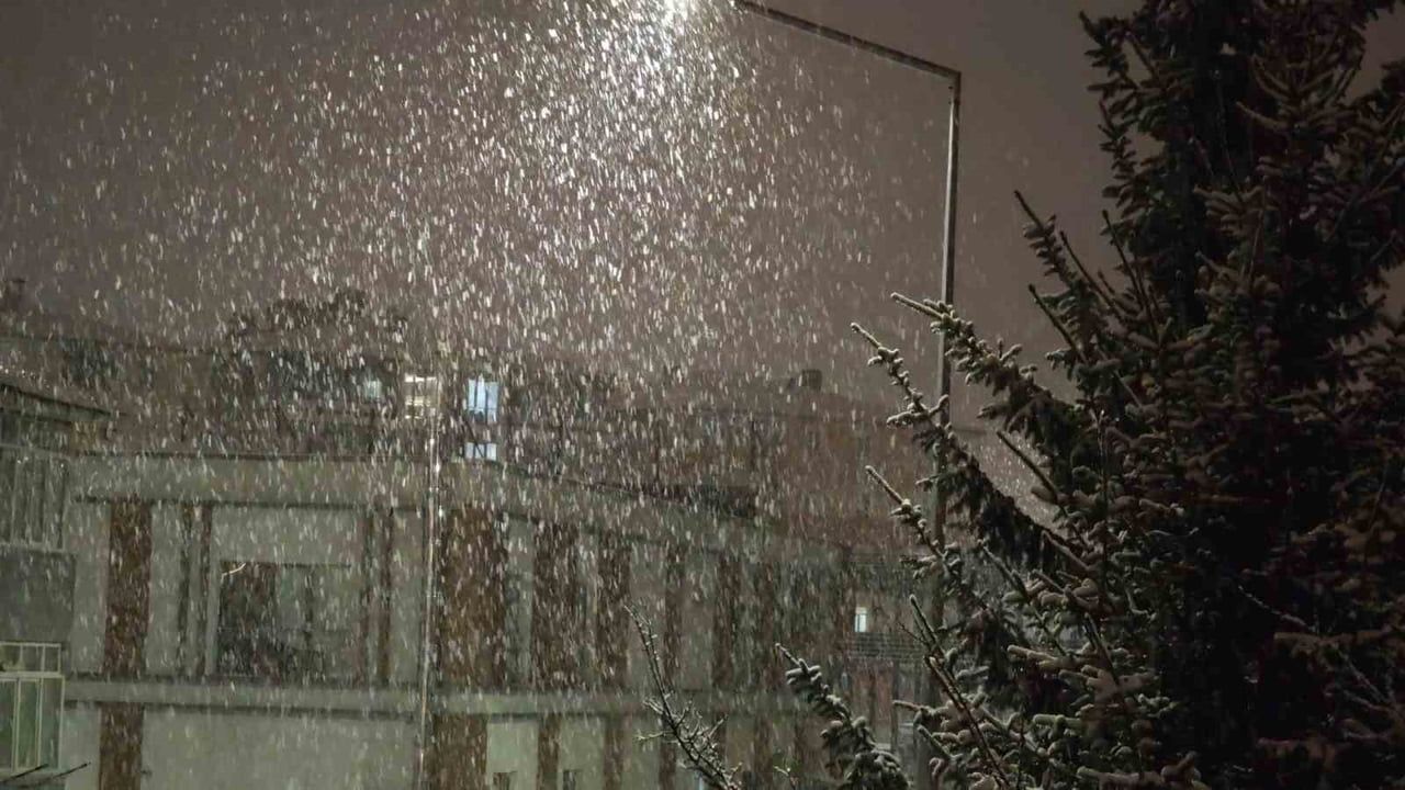 Erzurum Aşkale’de Kar Geri Döndü: Kırsalda Ulaşım ve Tarım Etkilendi