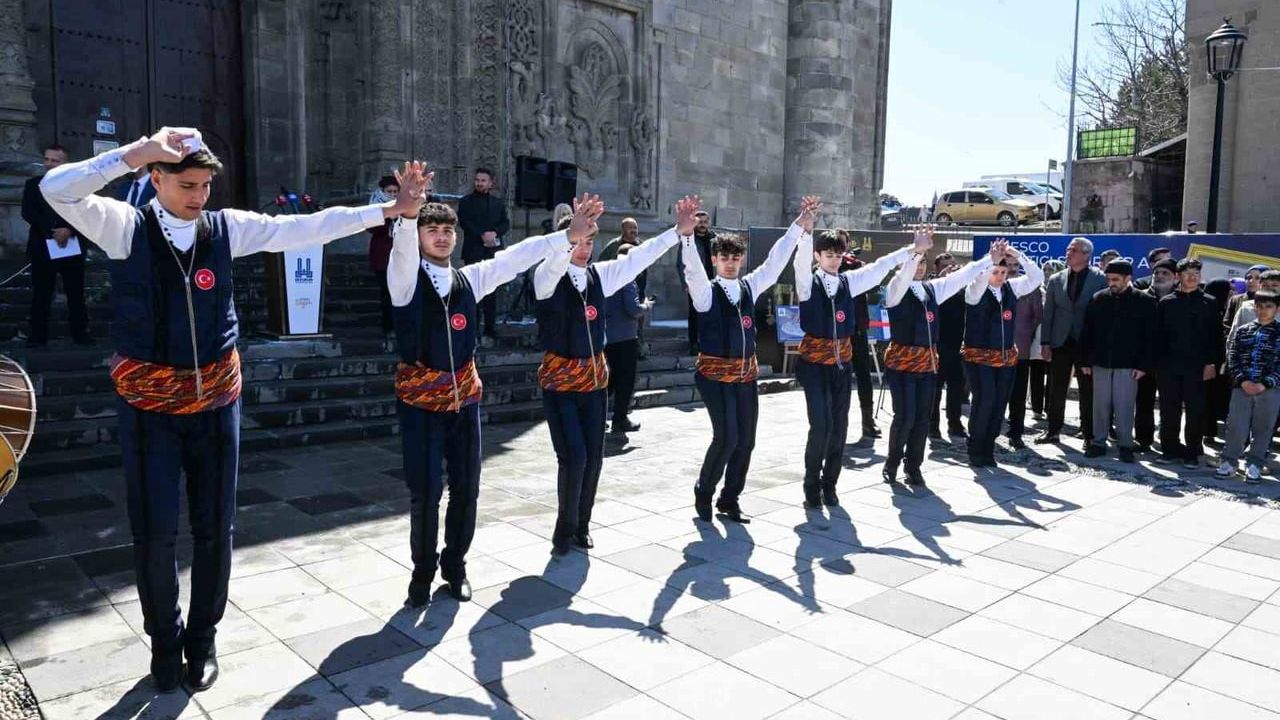 Erzurum'da 50. Turizm Haftası Çifte Minareli Medrese'de Görkemli Açılış