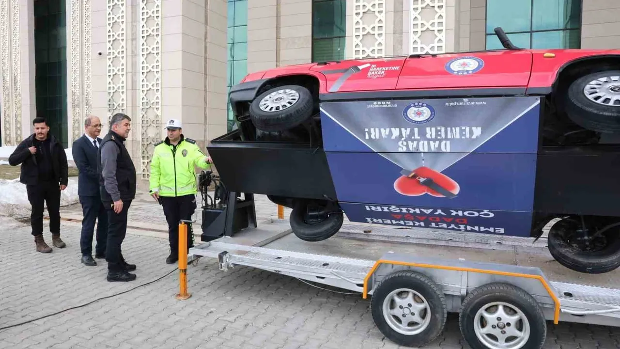 Erzurum'da simülasyon aracıyla emniyet kemeri kullanımının önemi vurgulandı