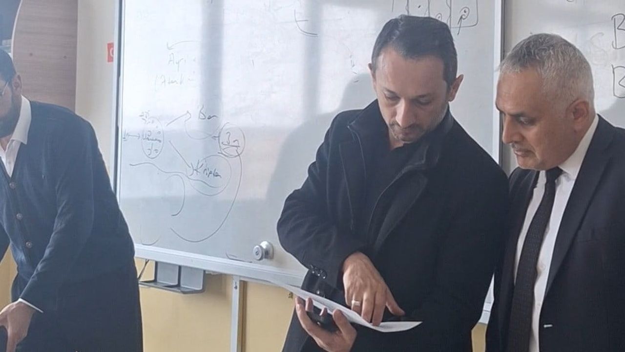 Erzurum'da Umre Ödüllü Bilgi Yarışması: 20 İlçede Binlerce Genç Yarıştı