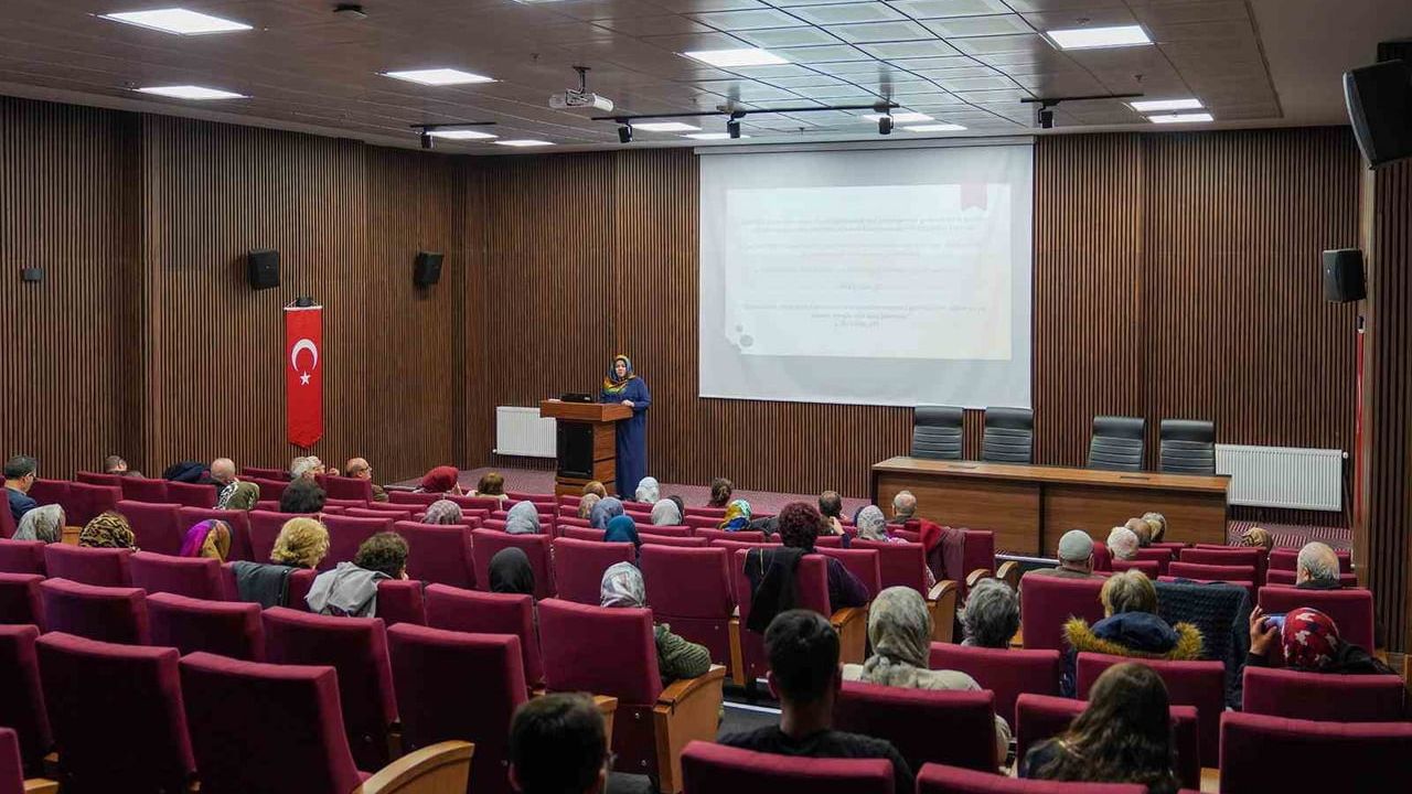Erzurum Teknik Üniversitesi'nde İslam’da Kadının Sosyal Hayattaki Yeri ve Yöneticiliği konferansı