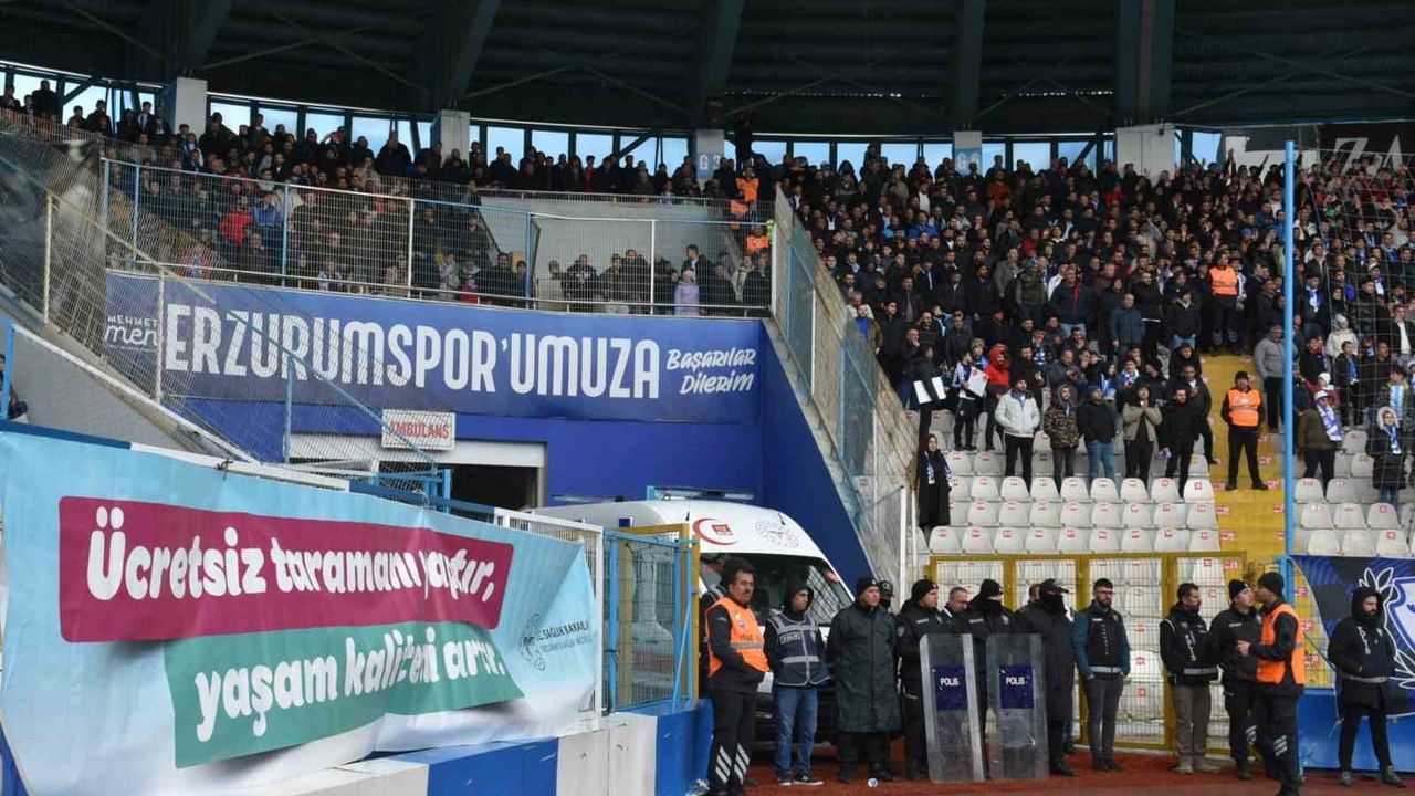 Erzurumspor taraftarlarından erken teşhis çağrısı: 'Ücretsiz taramanı yaptır, yaşam kaliteni artır'