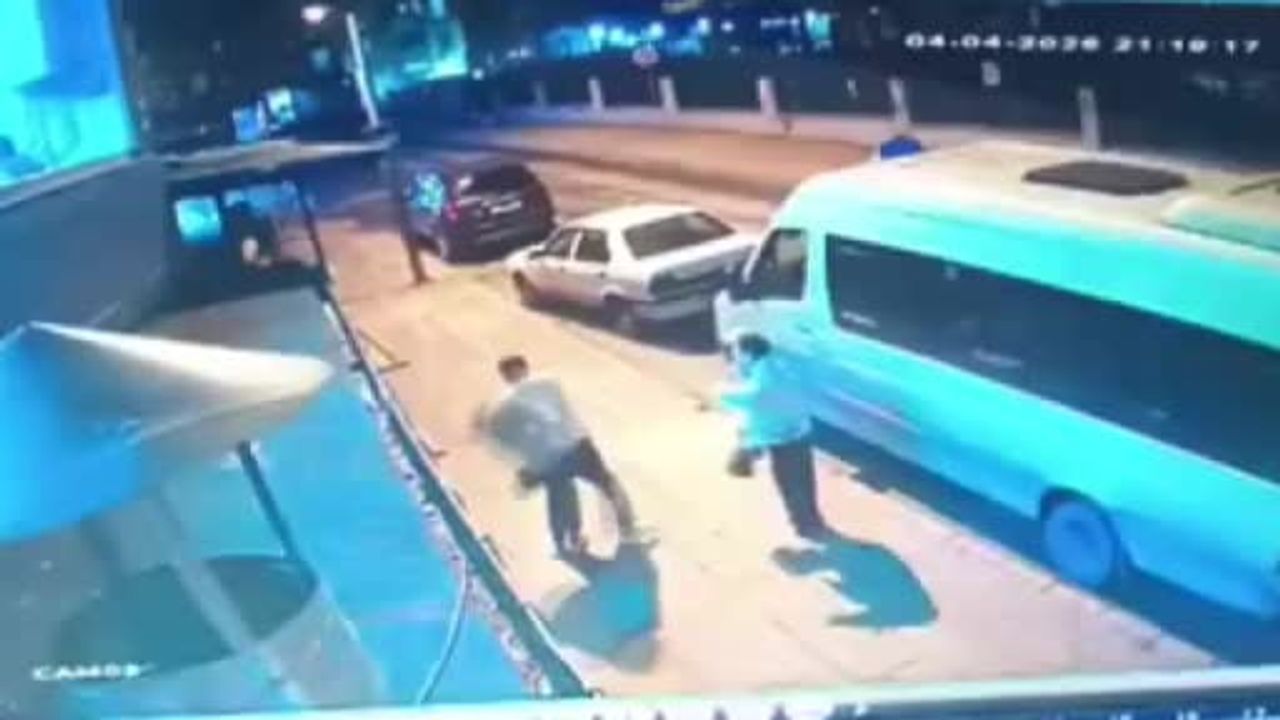 Esenyurt’ta sokak ortasında iki kadının darp edilmesi güvenlik kamerasında