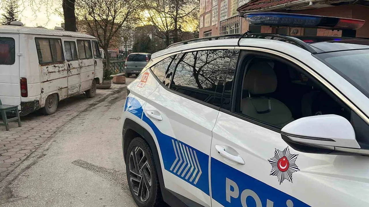 Eskişehir'de bıçaklı kavga: Tepebaşı'nda bir kişi elinden yaralandı