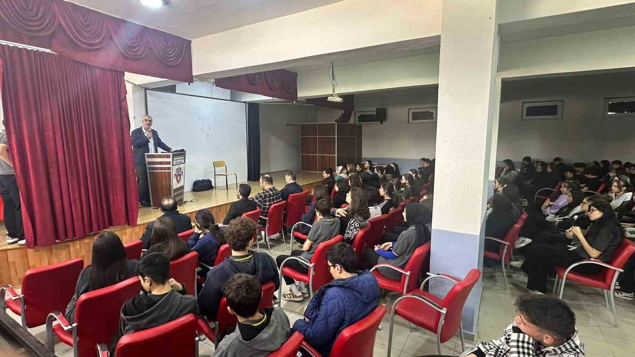 Eskişehir'de 'Namaz Ağacı' Yarışmasında Fahri Kekin Fen Lisesi Öğrencilerine Ödüller