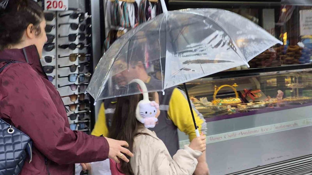 Eskişehir'de öğleden önce kısa süreli sağanak etkili oldu