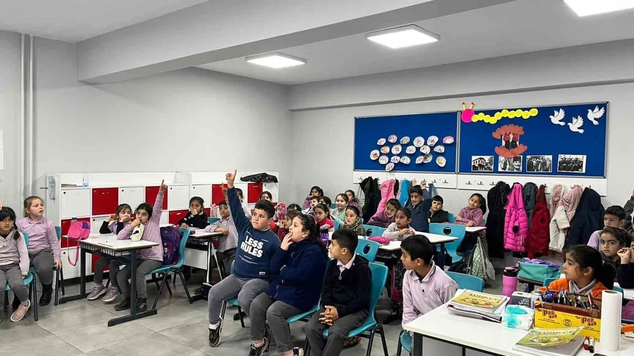 Eskişehir'de öğrencilere ilk yardım ve Minik 112 eğitimi verildi