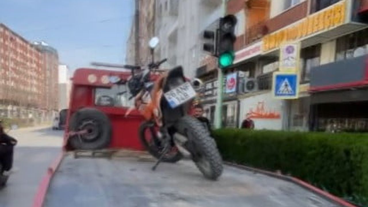 Eskişehir'de ön tekerlek kaldırma paylaşımı 49 bin TL ceza ve ehliyet kaybı ile sonuçlandı