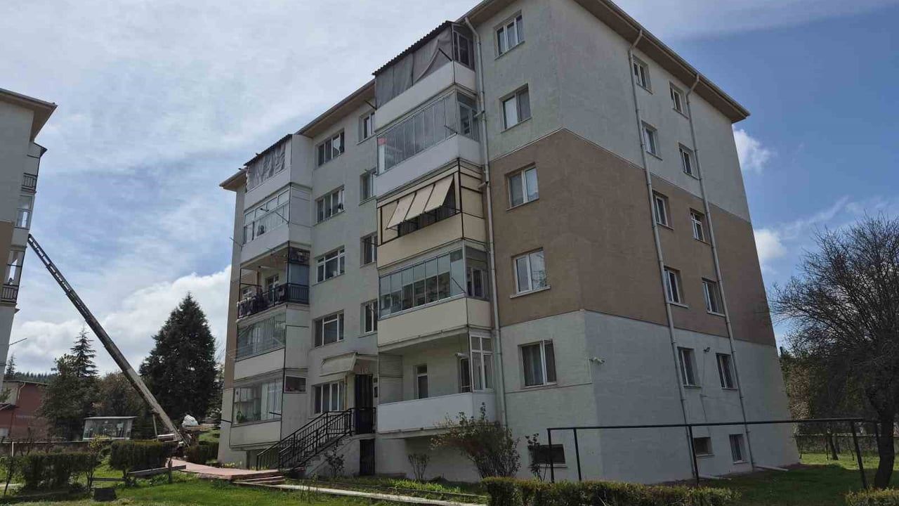 Eskişehir'de temizlik yaparken düşen kadın evde müdahale edilerek tedavi edildi