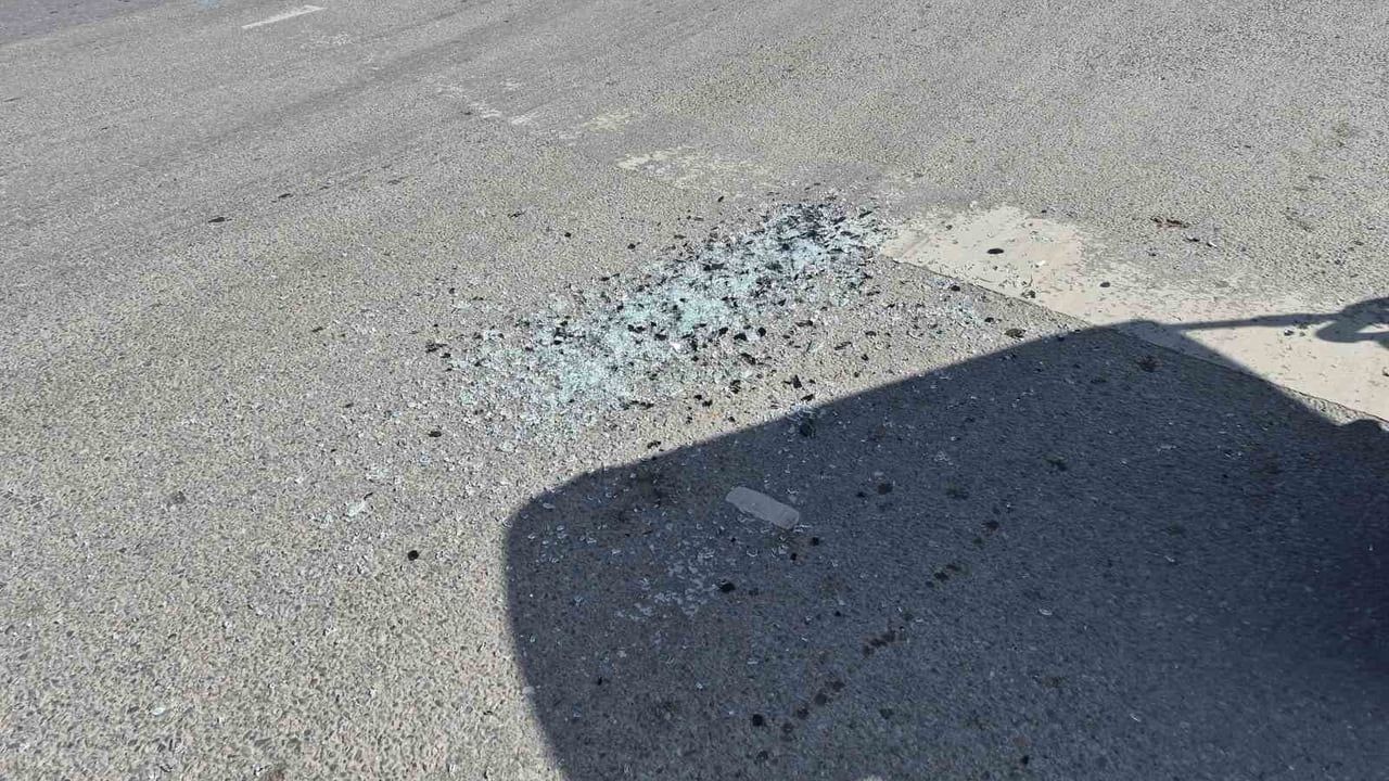 Eskişehir'de üç tekerlekli elektrikli araç ters yöne girince otomobille çarpıştı, maddi hasar oluştu