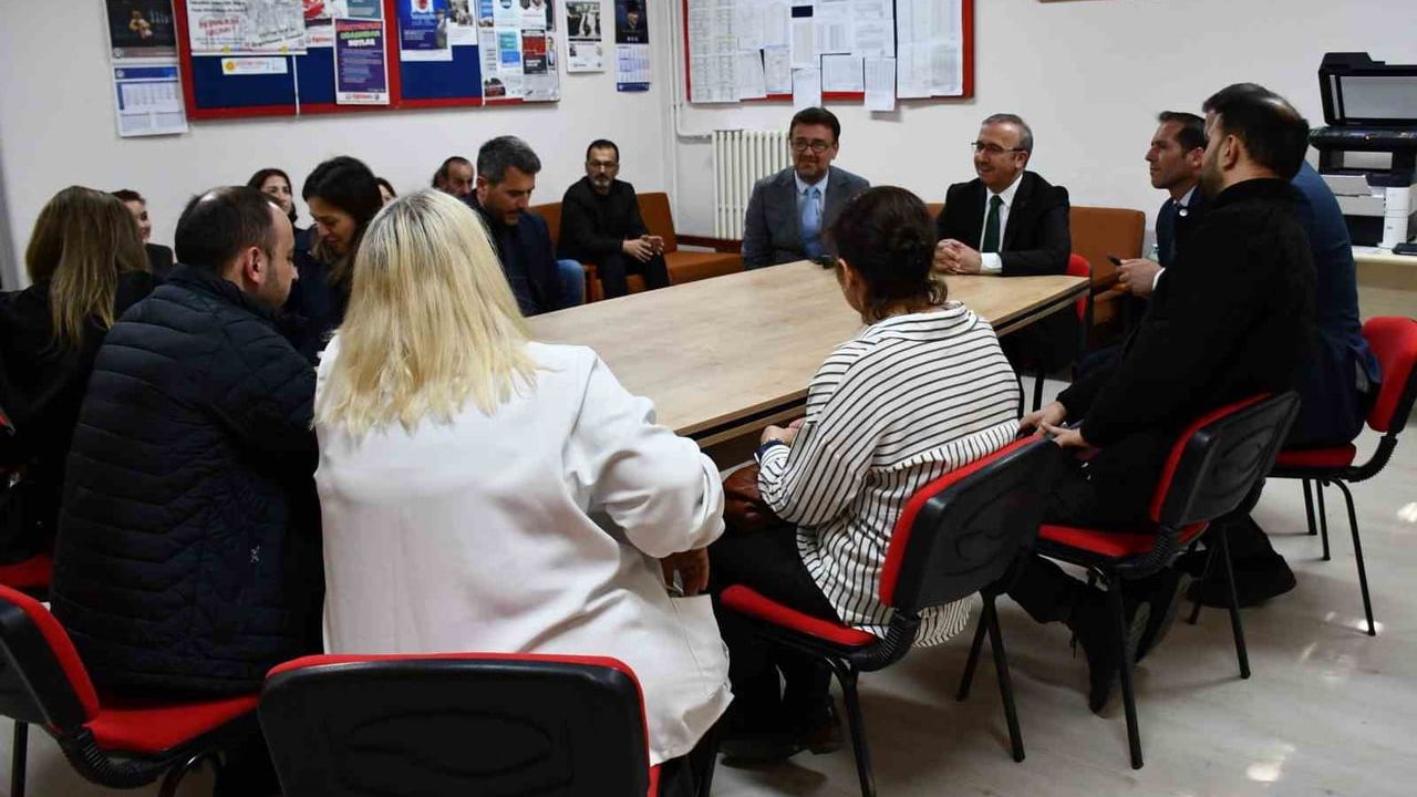 Eskişehir İl Milli Eğitim Müdürü Sinan Aydın Şehit Mustafa Türker İlkokulu'nu Ziyaret Etti