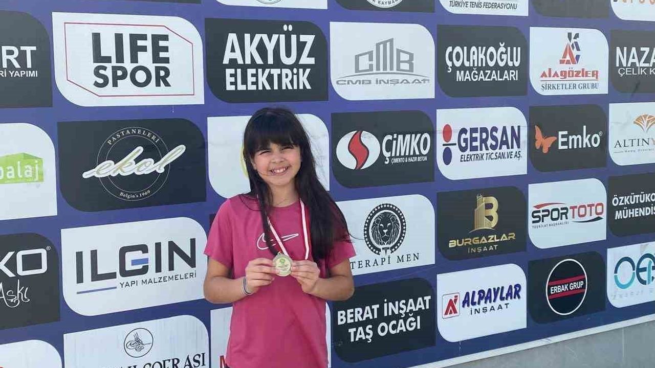 Eskişehirli tenisçi Simge Dönmez, Zonguldak'ta 12 Yaş Hafta Sonu Tenis Turnuvası'nda şampiyon