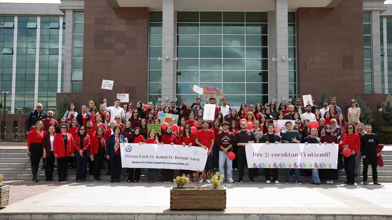 ESOGÜ'de otizm farkındalığı: Kampüste Farkındalık Yürüyüşü ile toplumsal kabul vurgulandı