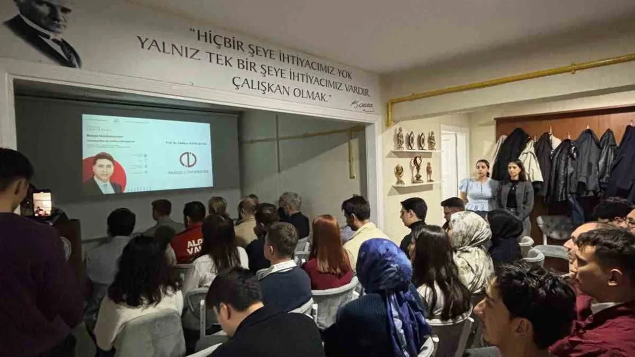 ESVAK’ta 'Rusya Müslümanları' Konferansı — Prof. Dr. Zülfikar Bayraktar sunumu