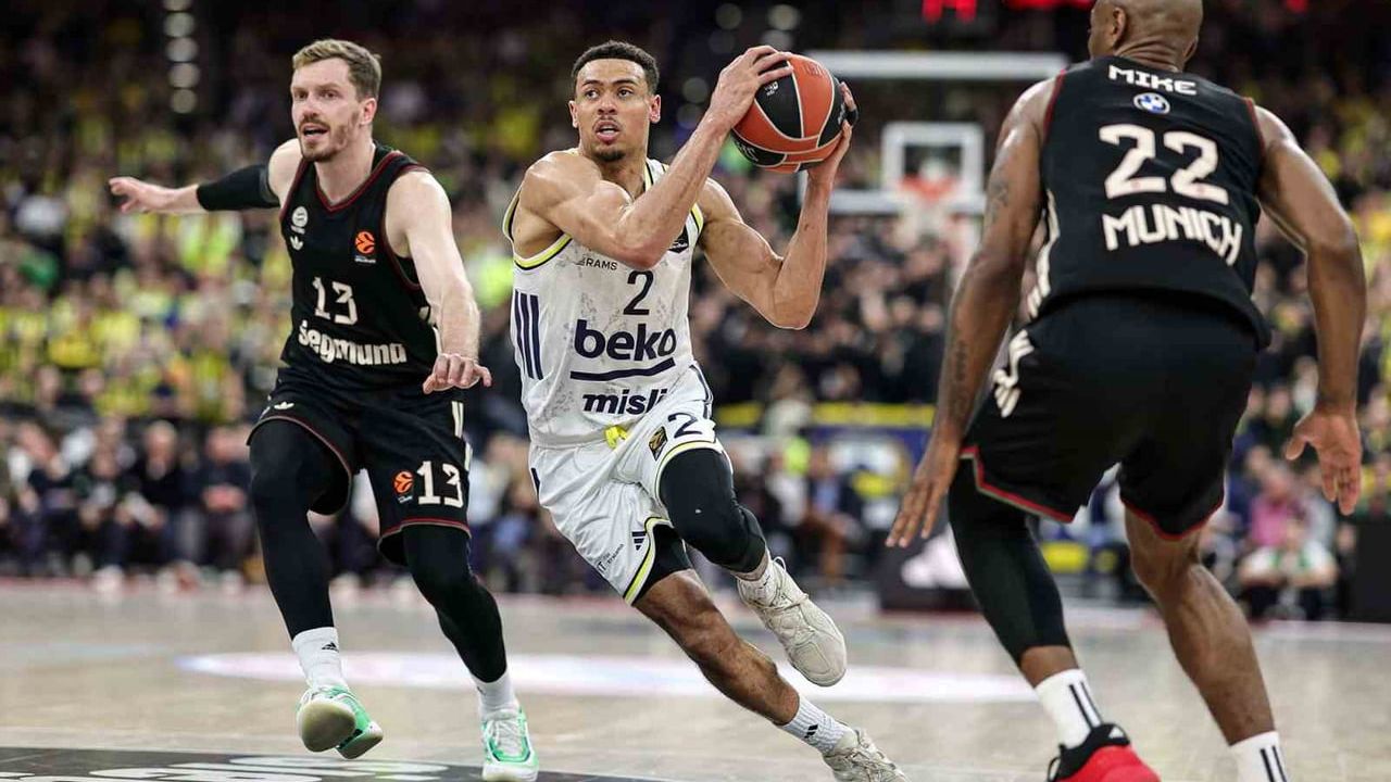 Euroleague 35. Hafta: Fenerbahçe ve A. Efes Deplasmanda Yenildi