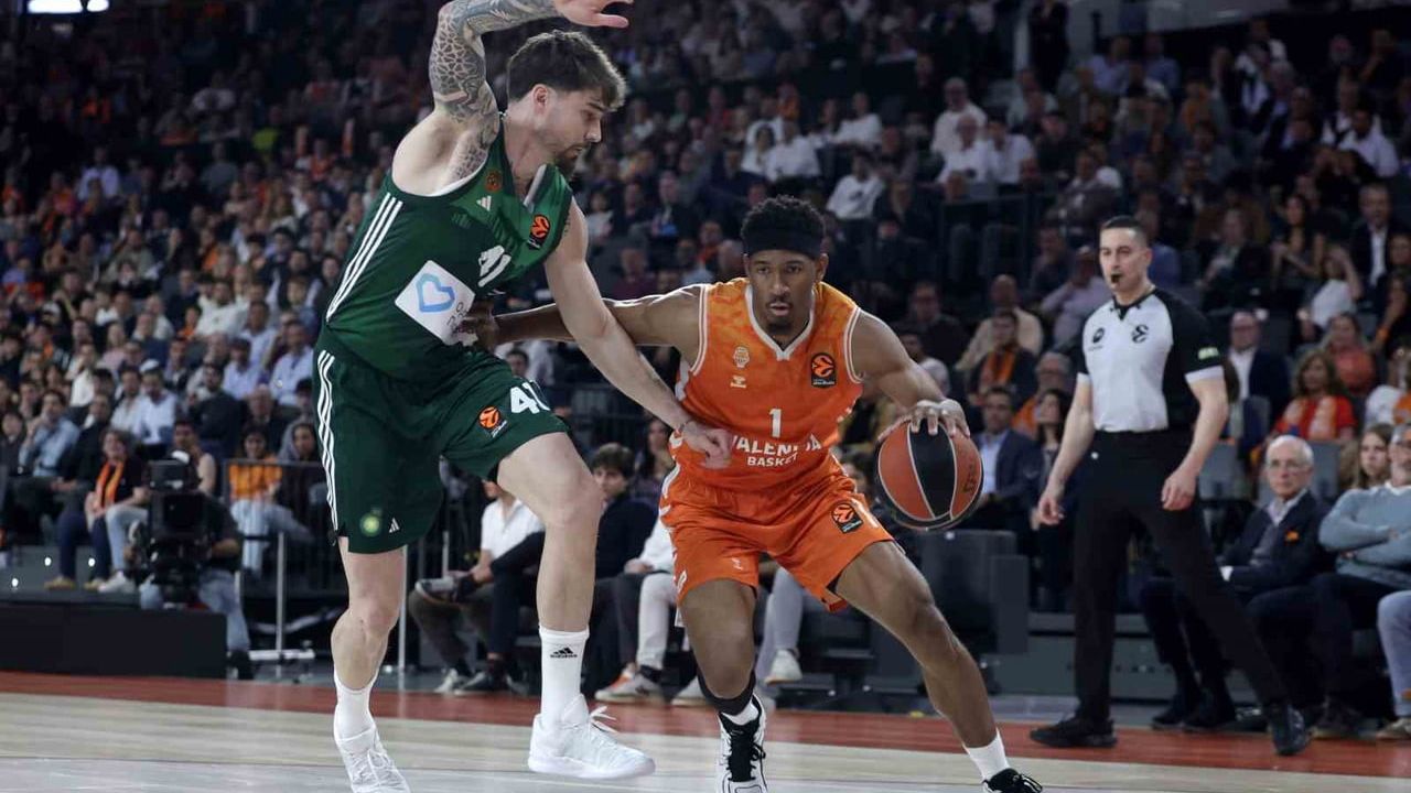 Euroleague 37. Hafta: Fenerbahçe Play-off'u Garantiledi, A. Efes Galibiyet Aldı