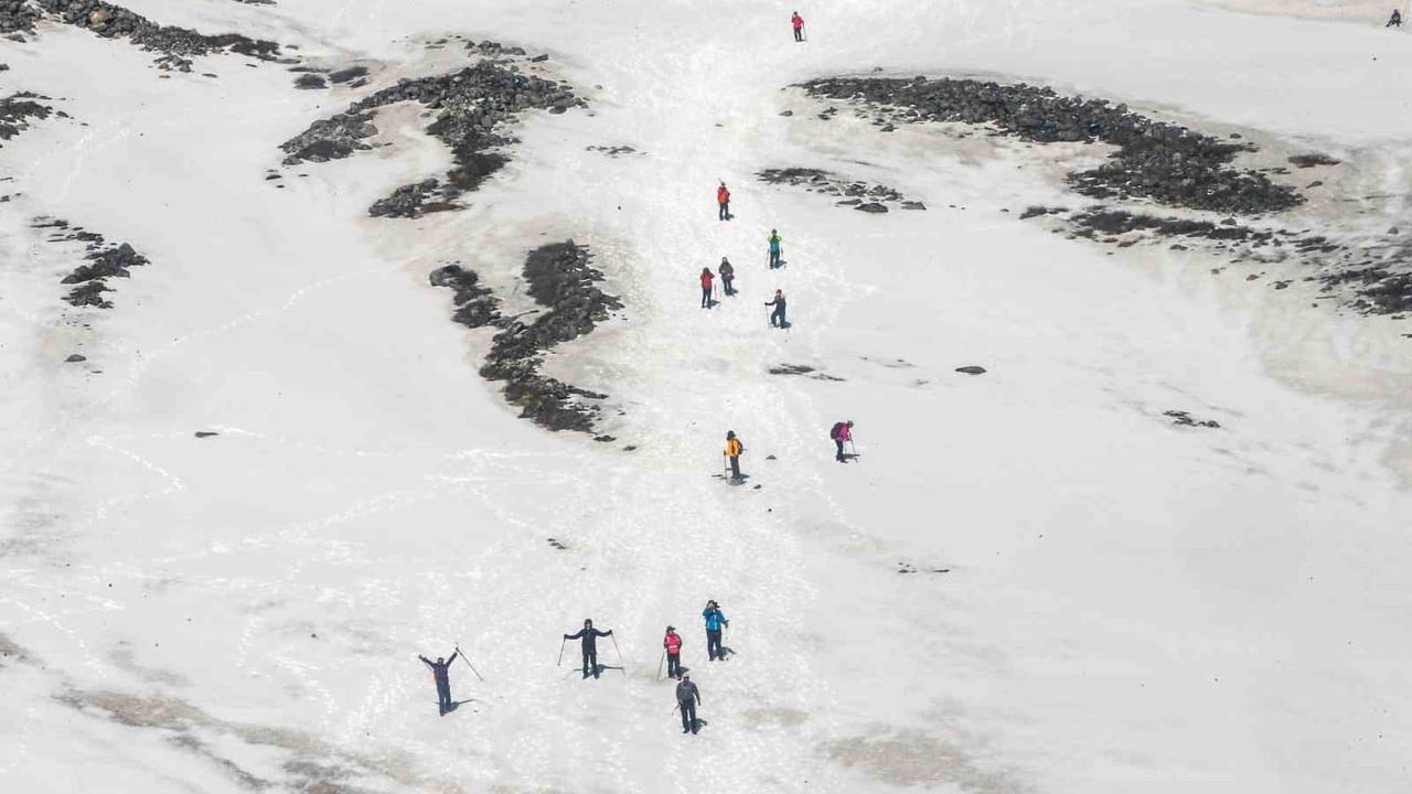 Everest rehberlerine 'karbonatla hastalandırma' iddiası: 20 milyon dolarlık sigorta dolandırıcılığı suçlaması