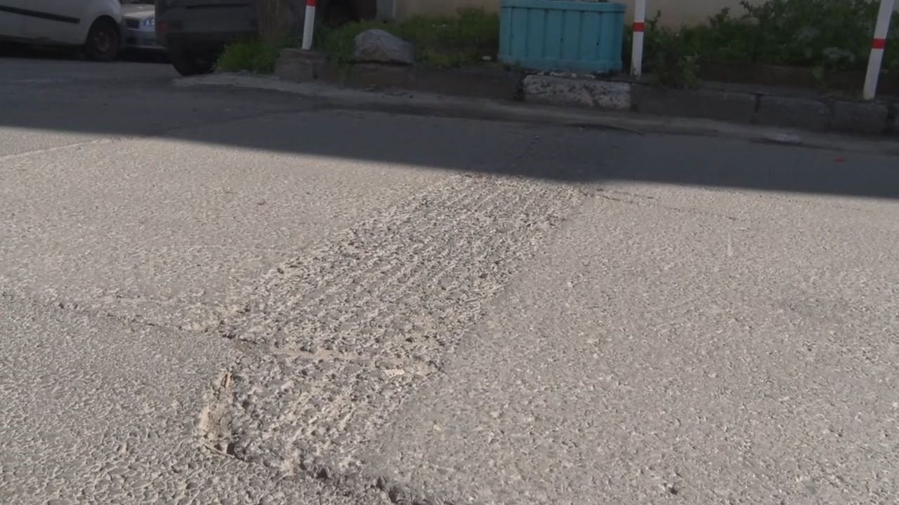 Eyüpsultan'da kaldırılan hız kesici kasis sonrası aynı noktada iki kaza; mahalle sakinlerinden belediyeye tepki