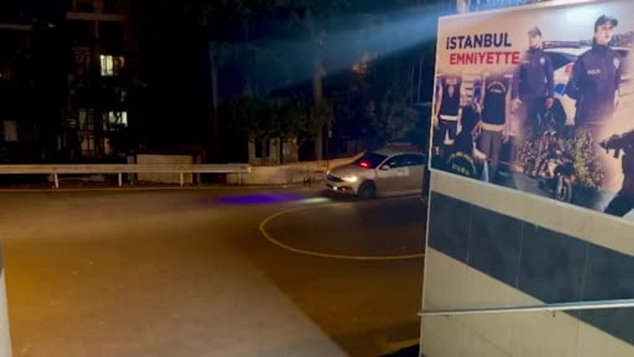 Eyüpsultan Göktürk'te galeriyi kurşunlayıp 300 bin Euro haraç istedikleri iddia edilen 3 şüpheli tutuklandı