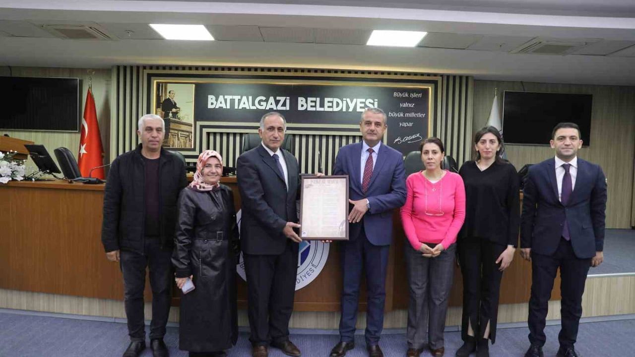 Fatih İlkokulu Öğrencileri Battalgazi Belediyesi'nde Belediye Hizmetlerini Yerinde İnceledi