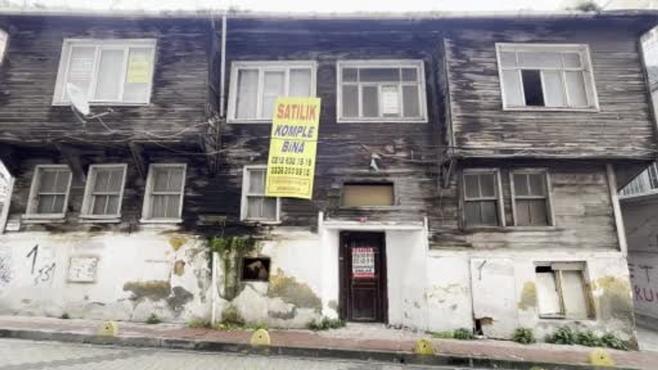 Fatih'te 3'üncü derece arkeolojik sit alanında izinsiz kazı: 3 kişi suçüstü yakalandı