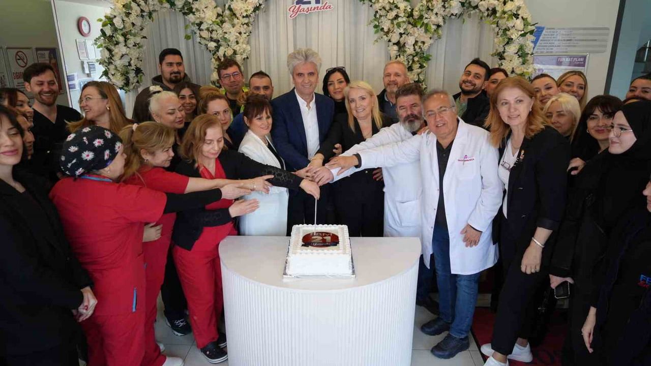 FBM Tıp Merkezi 21. yılını kutladı: Prof. Dr. Hayati Akbaş, 'Samsun estetikte dünya çapında tanınıyor'