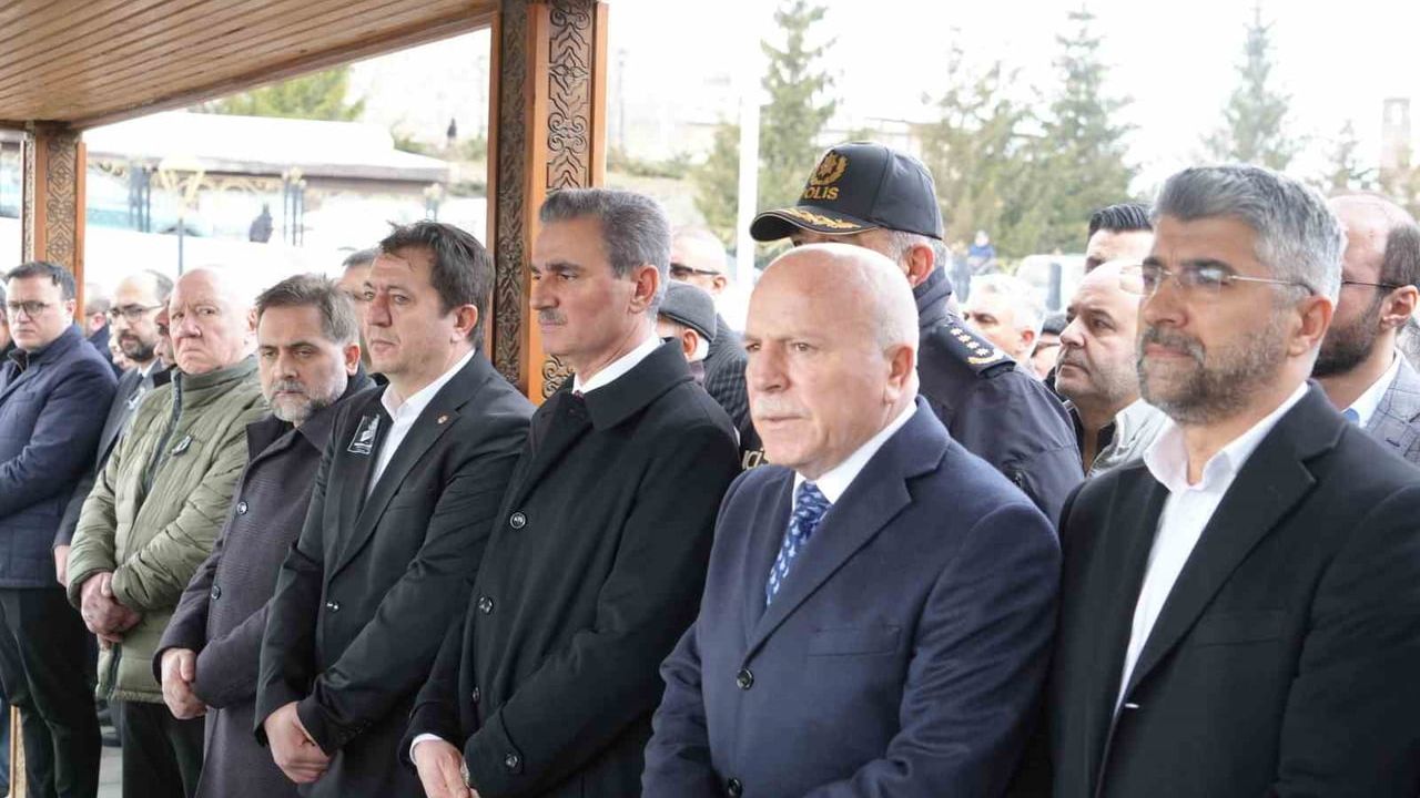 Feridun Fazıl Özsoy dualarla son yolculuğuna uğurlandı