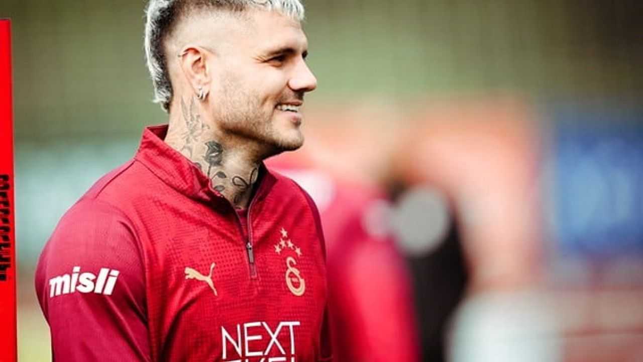 Galatasaray, Trabzonspor maçı hazırlıklarını tamamlayıp Trabzon'a hareket etti