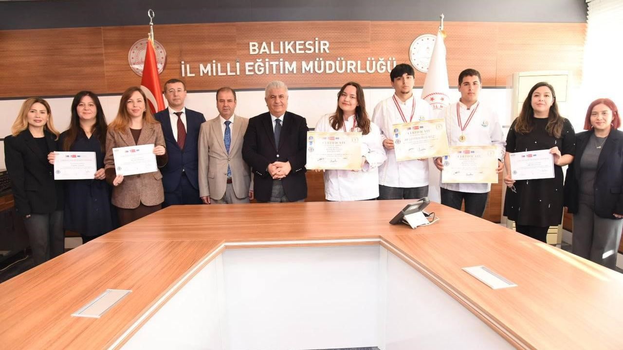 Gazi Mustafa Kemal Turizm MTAL öğrencileri GastroErasmus’ta 4 Altın 2 Gümüş madalya kazandı