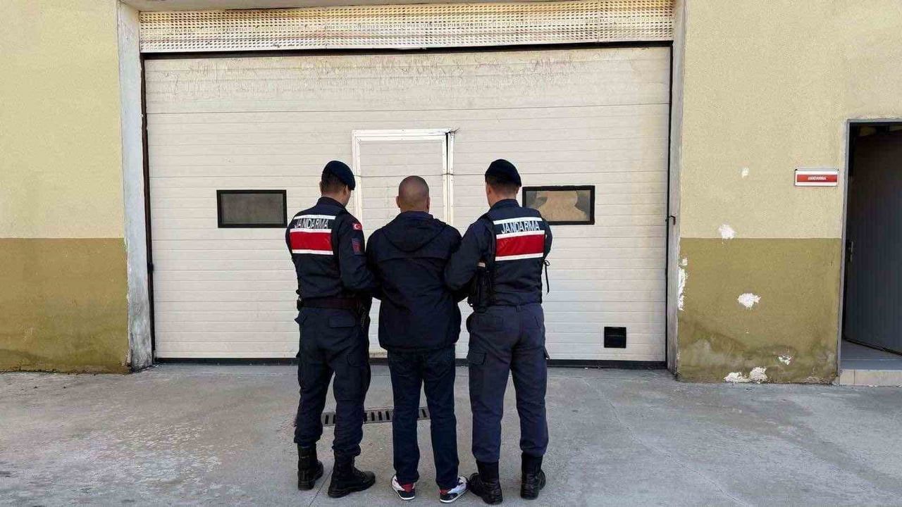 Gaziantep'te 14 yıl hapis cezası bulunan dolandırıcılık şüphelisi jandarma tarafından yakalandı