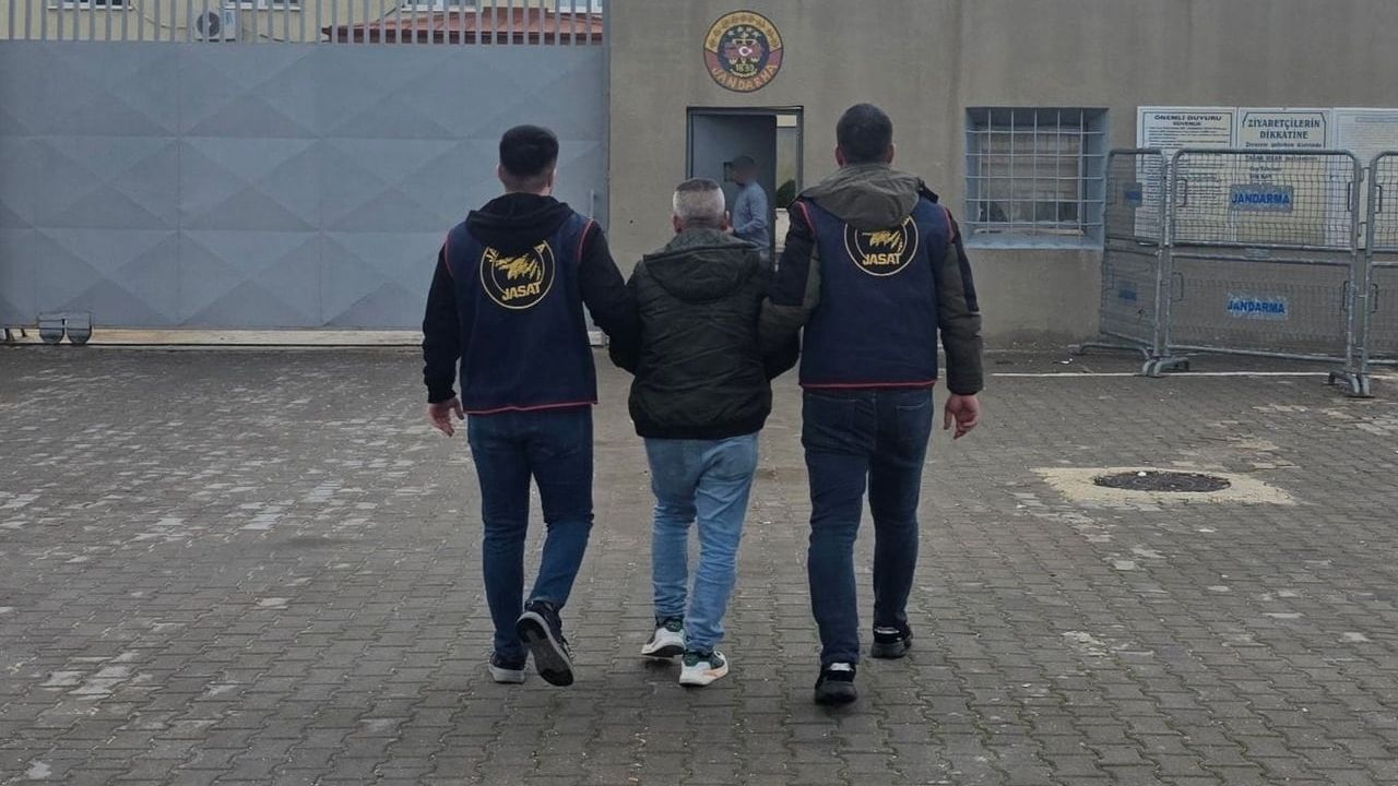 Gaziantep'te 20 yıl 6 ay hapis cezasıyla aranan şüpheli jandarma tarafından yakalandı