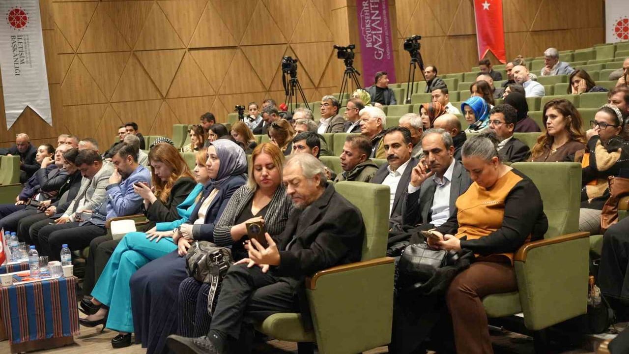 Gaziantep'te basın mensuplarına 'Sosyal medyanın etkin kullanımı' eğitimi