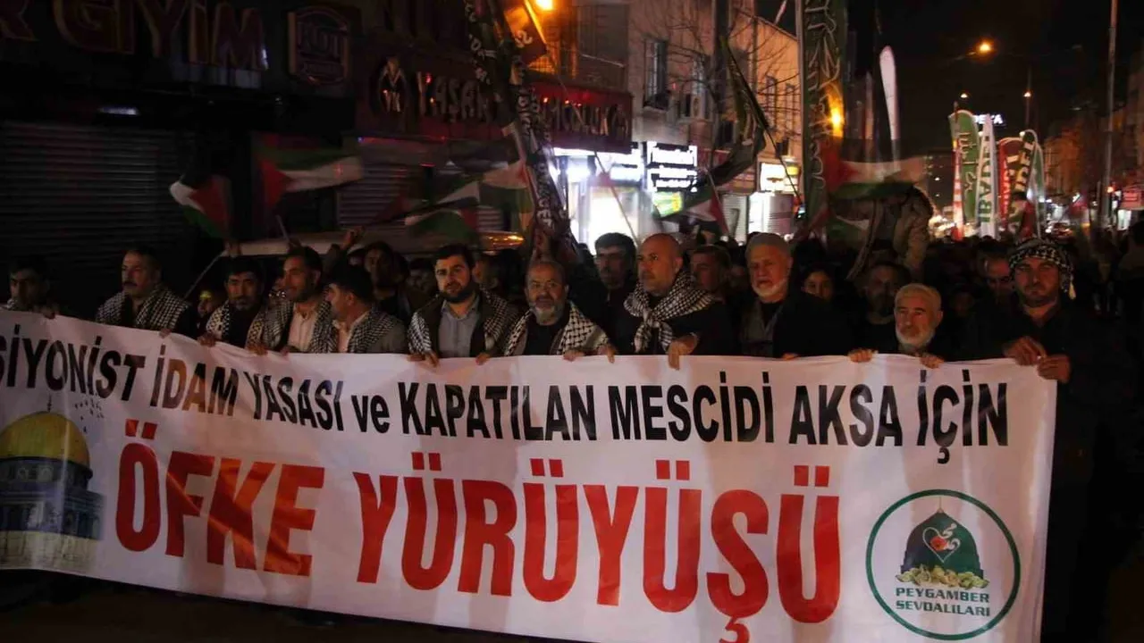 Gaziantep'te Filistin'e Destek Yürüyüşü: Temsili İdam Sehpası ve Uluslararası Çağrı