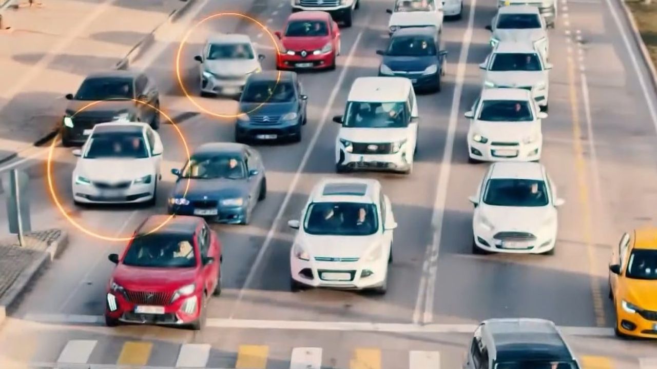 Gaziantep'te 'kaynak' yaparak hatalı şerit değiştiren 412 sürücüye 419 bin 380 TL ceza