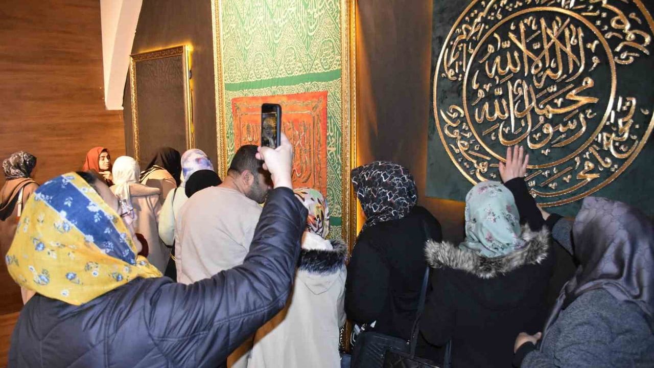 Gaziantep'te 'Mukaddes Emanetler Sergisi' Şahinbey Millet Camii ve Külliyesi'nde açıldı