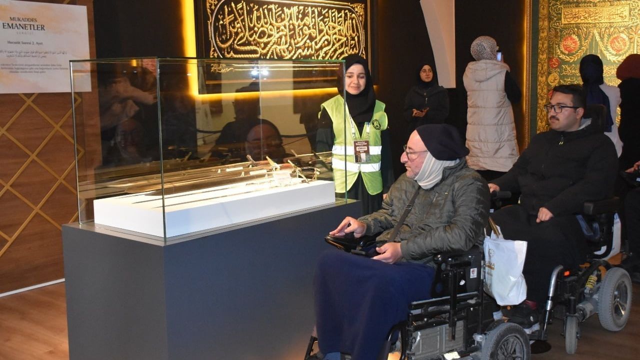 Gaziantep’te 'Mukaddes Emanetler Sergisi' ziyaretçi ilgisiyle karşılaşıyor