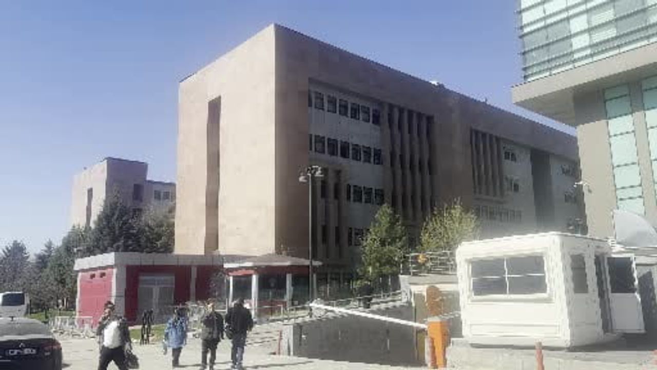 Gaziantep'te öğretim görevlisi Mehmet Ali Y. hakkında 521 milyon TL'lik sahte çek-senet soruşturması