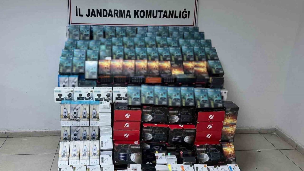 Gaziantep’te piyasa değeri 1 milyon 200 bin TL olan kaçak elektronik ele geçirildi — 1 gözaltı