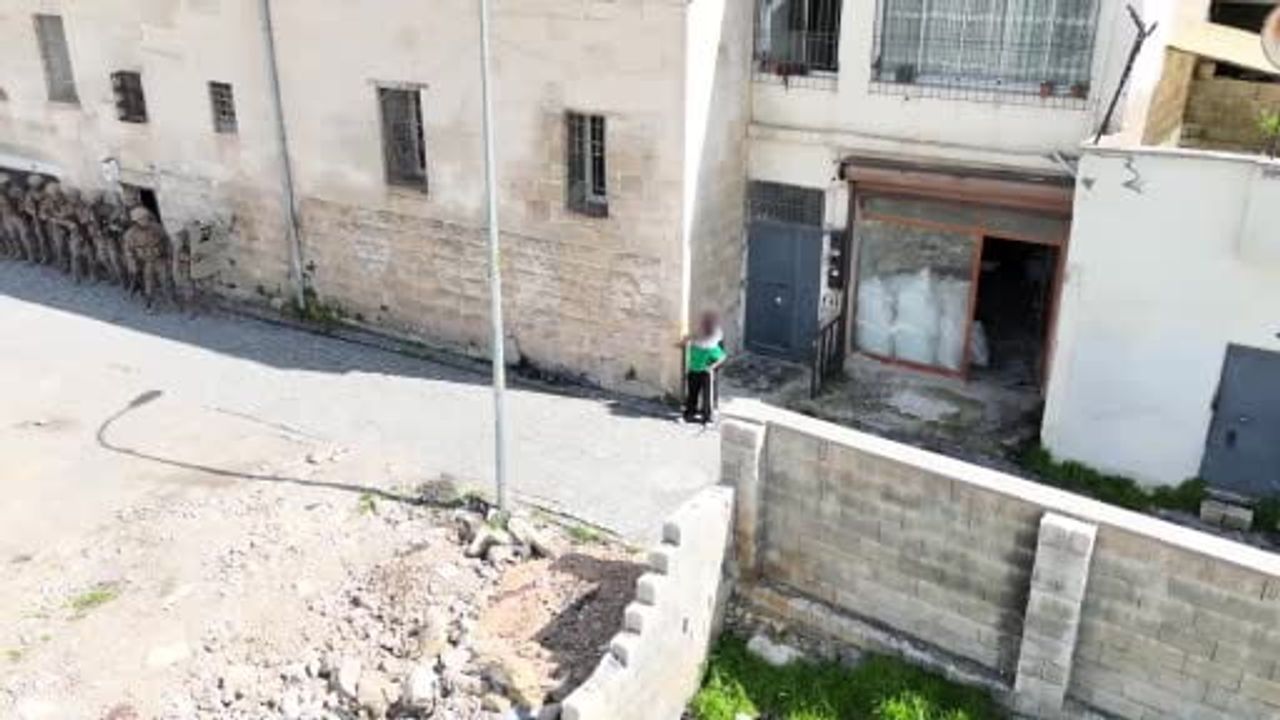 Gaziantep'te rehine olayı: Dron görüntüleriyle şüphelinin adım adım yakalanması