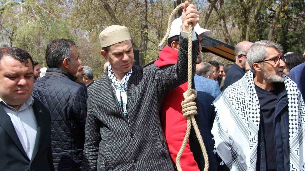 Gaziantep'te sivil toplum kuruluşlarından İsrail'in Filistinli mahkumlara ilişkin idam kararı protestosu