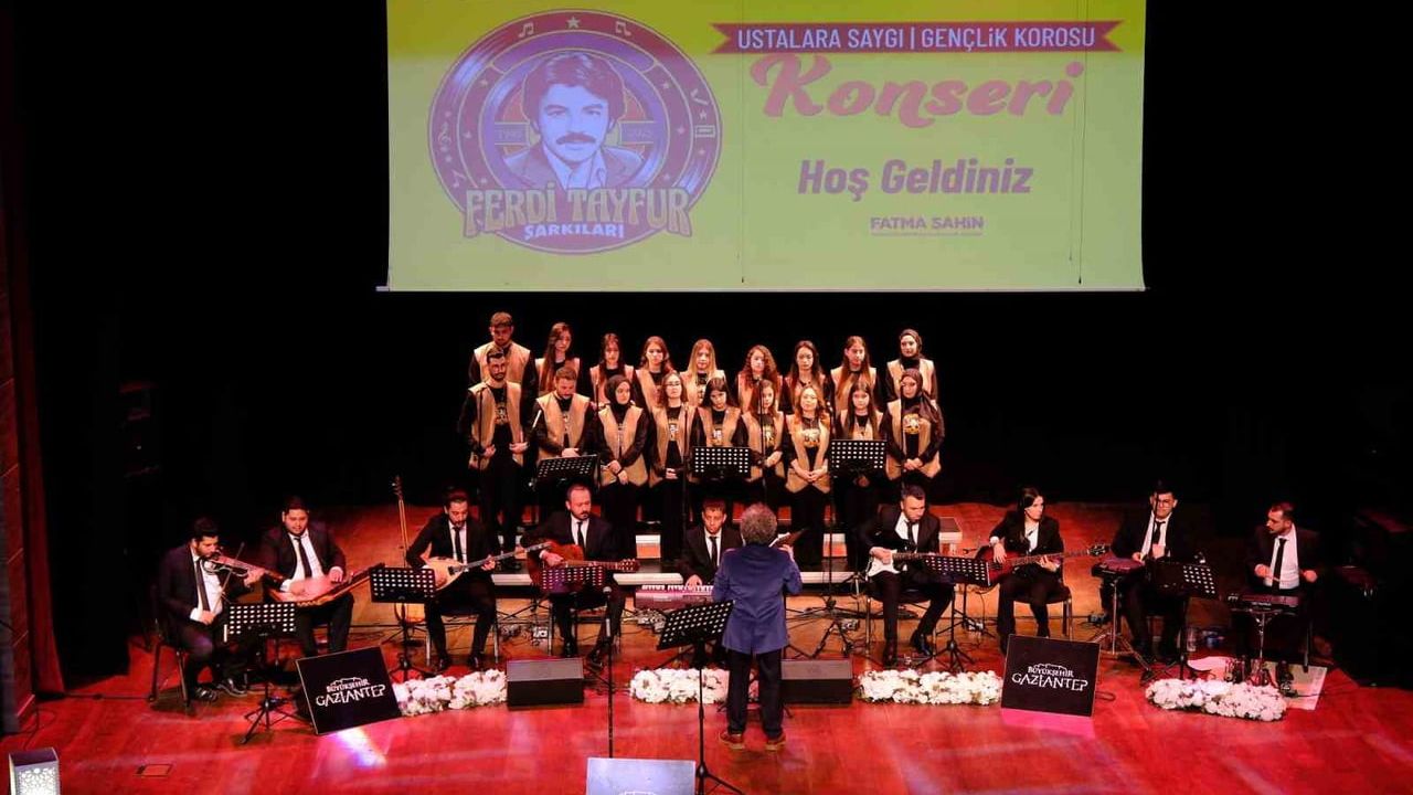 Gaziantep'te 'Ustalara Saygı' konserleri Ferdi Tayfur anısına devam etti