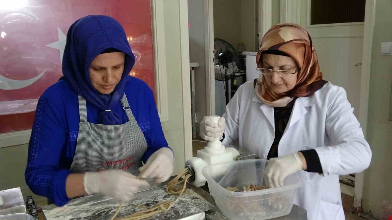 Gaziantep'te yuvalama üretimiyle girişim: Şahide Ulukök 5 kadına istihdam sağlıyor