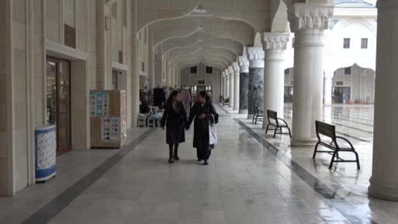 Gaziantep'te yüzde 55 zihinsel engelli Beyza, filografi kursuyla hayata tutundu