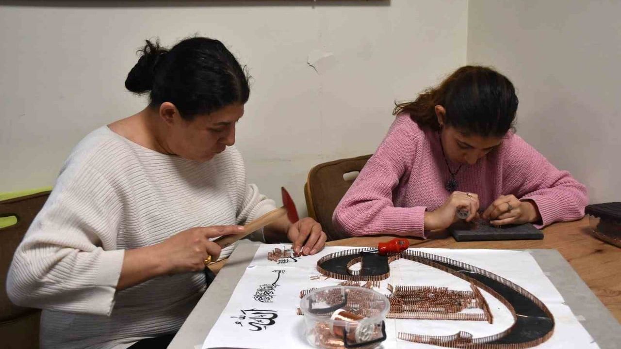 Gaziantep’te yüzde 55 zihinsel engelli Beyza Nur, filografi kursuyla sosyal yaşama ve üretime katıldı