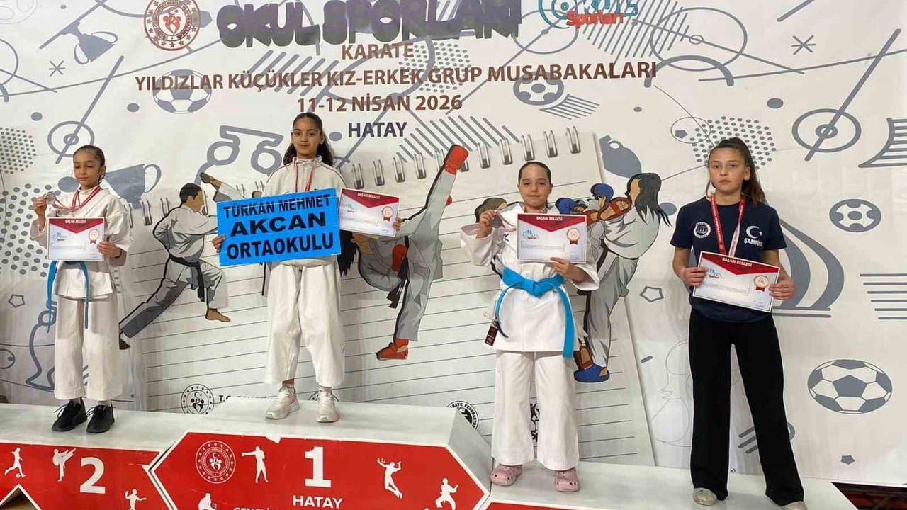 Gaziantepli Nesibe Nur Şimşek ve Zeynep Yavuz Hatay’da Okul Sporları Karate Türkiye Şampiyonu Oldu