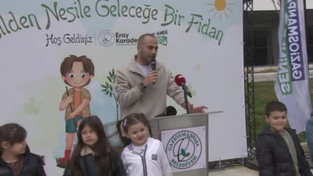 Gaziosmanpaşa’da 'Nesilden Nesile' Fidan Dikimi: Çocuklar Millet Bahçesi’nde Fidanları Toprakla Buluşturdu